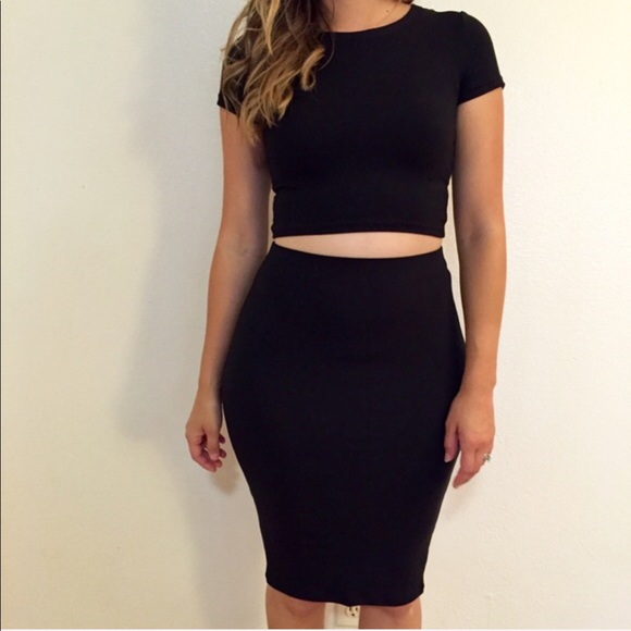 Favorite Black Crewneck Crop Top - Picture 4 of 4